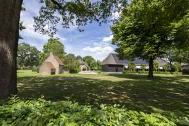 Makelaar in de wijk Ulvenhout